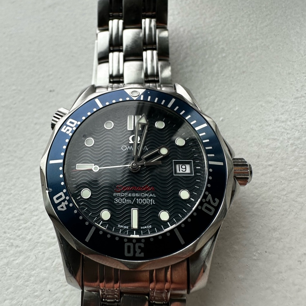 Omega 300m Professional Seamaster Blue and Silver Dive Watch - (36mm) - Picture 3 of 9